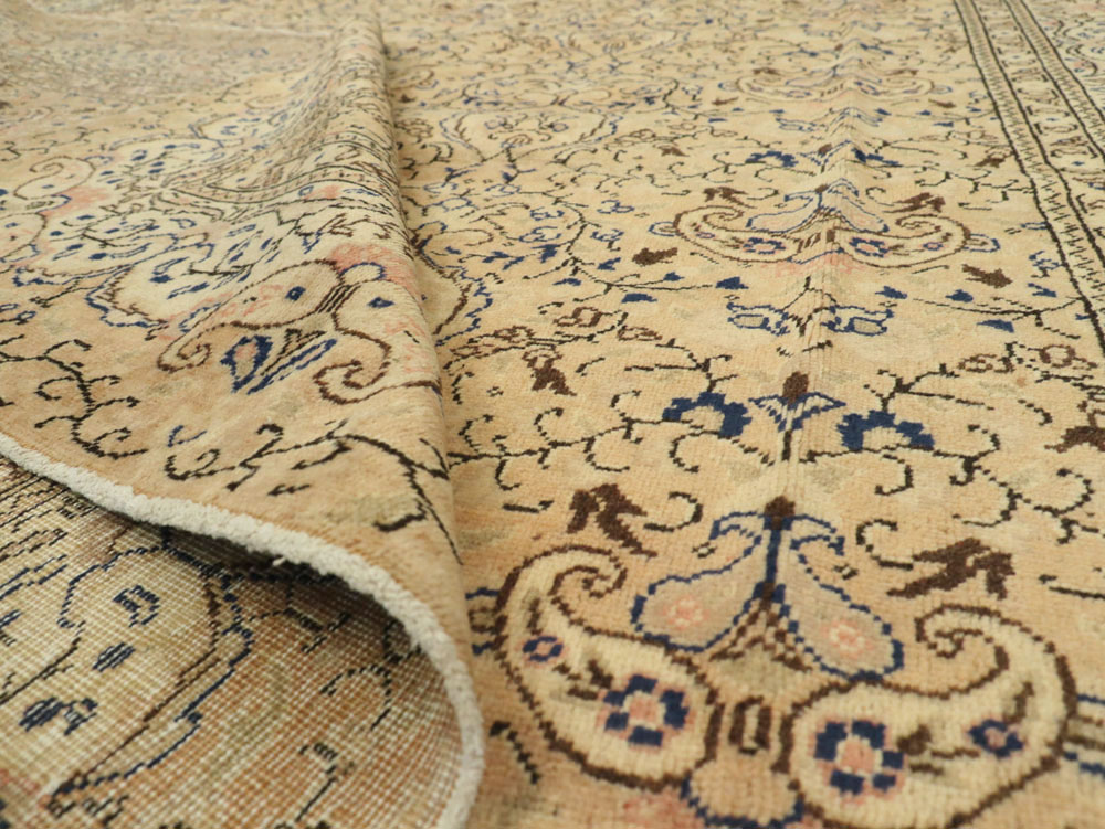 Vintage Turkish Sivas Carpet, No.14952 - Galerie Shabab