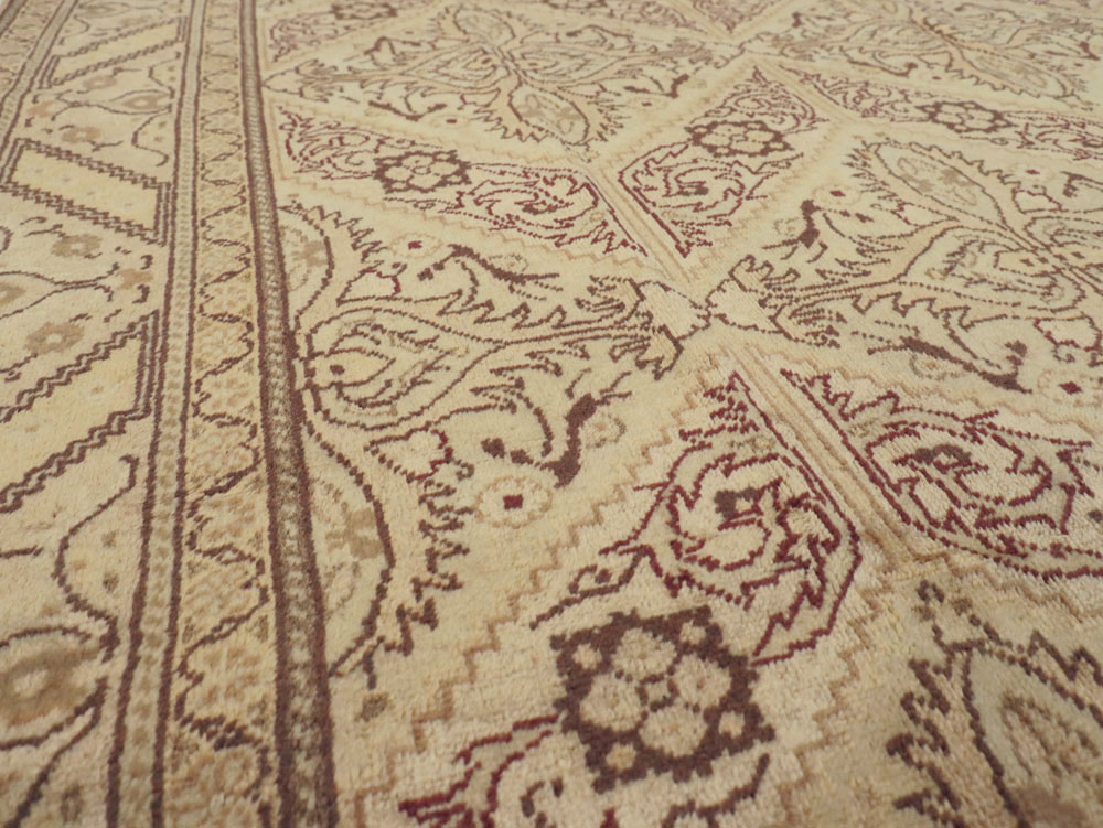 Vintage Turkish Sivas Carpet, No.14957 - Galerie Shabab