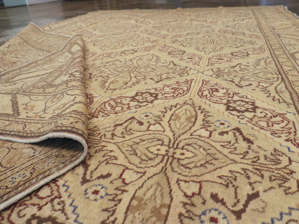 Vintage Turkish Sivas Carpet, No.14957 - Galerie Shabab