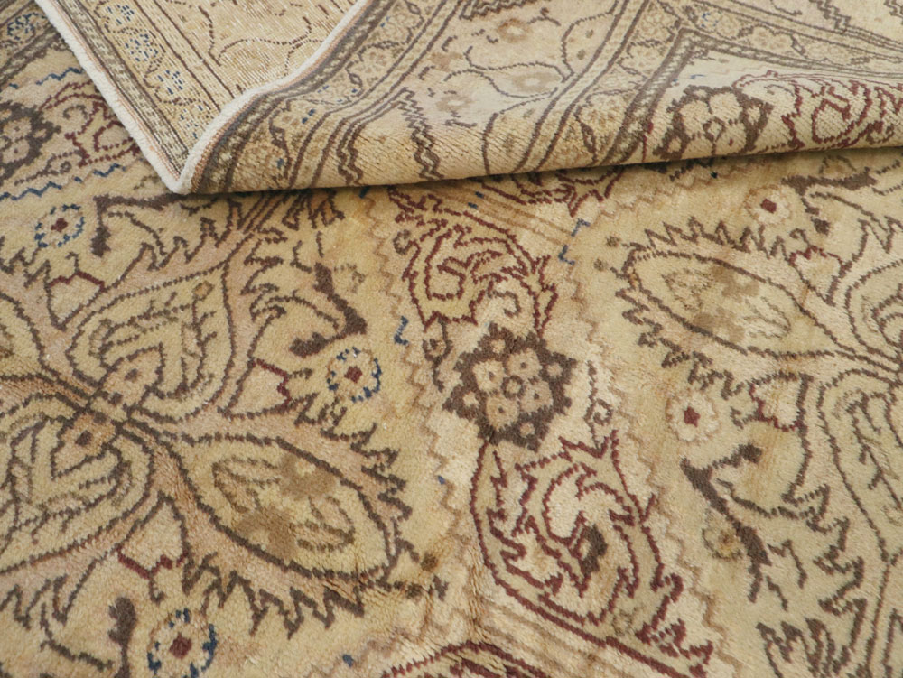 Vintage Turkish Sivas Carpet, No.14957 - Galerie Shabab