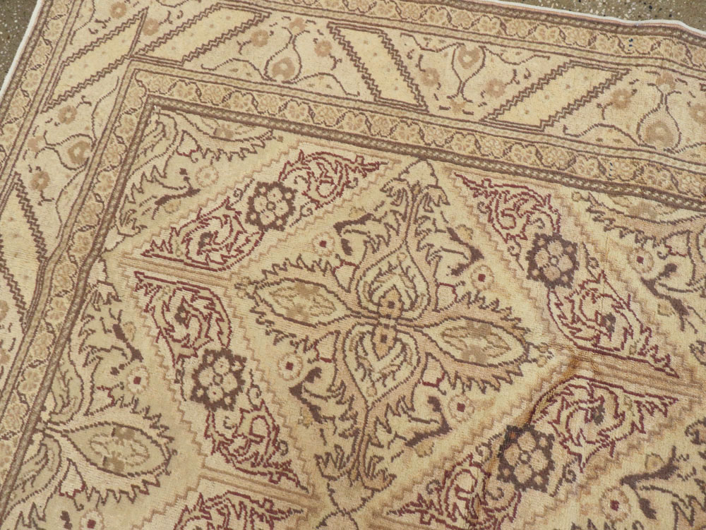 Vintage Turkish Sivas Carpet, No.14957 - Galerie Shabab