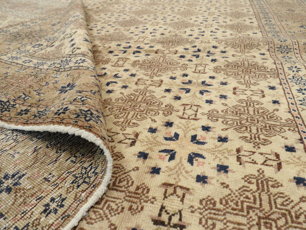 Vintage Turkish Sivas Carpet, No.14959 - Galerie Shabab