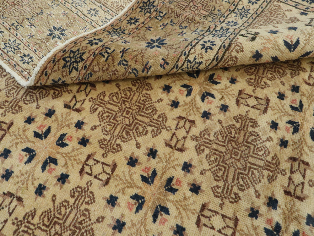 Vintage Turkish Sivas Carpet, No.14959 - Galerie Shabab