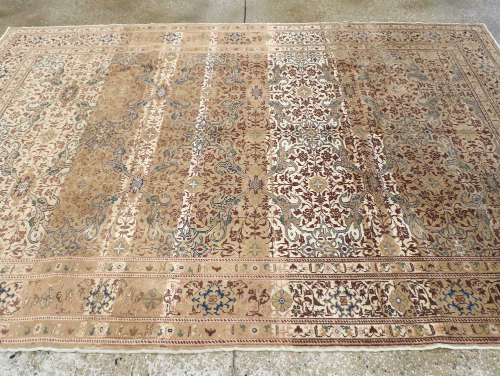 Vintage Turkish Sivas Carpet, No.14960 - Galerie Shabab