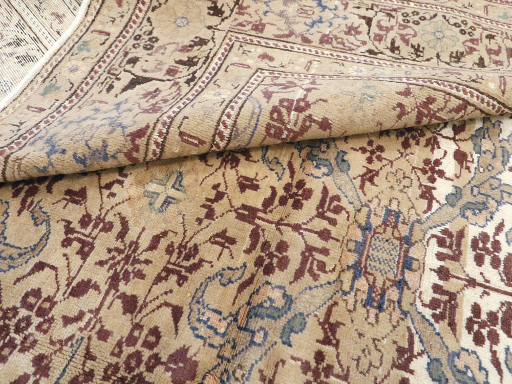 Vintage Turkish Sivas Carpet, No.14960 - Galerie Shabab