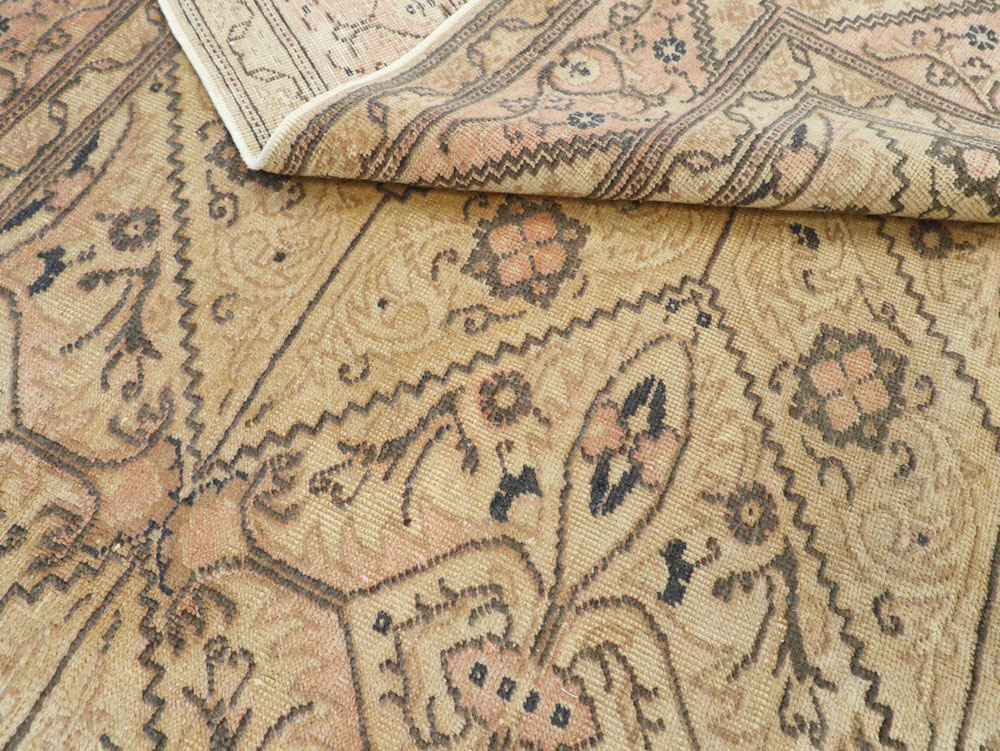 Vintage Turkish Sivas Carpet, No.14966 - Galerie Shabab