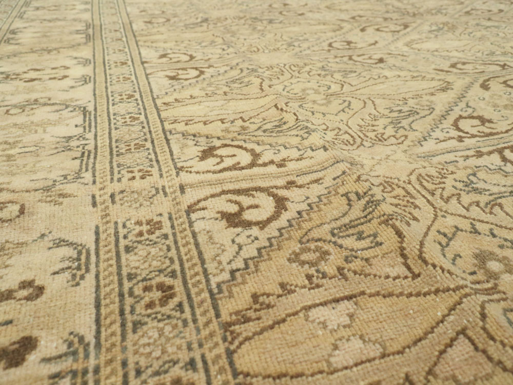 Vintage Turkish Sivas Carpet, No.14973 - Galerie Shabab