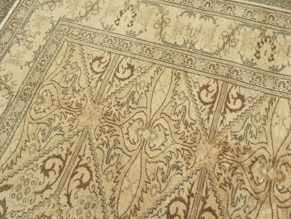 Vintage Turkish Sivas Carpet, No.14973 - Galerie Shabab