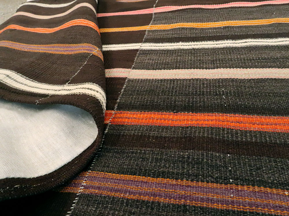 Vintage Turkish Kilim, No.14984 - Galerie Shabab