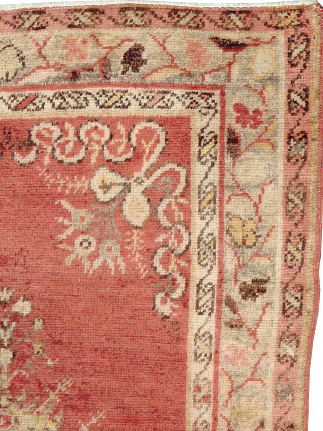 Antique  Turkish Oushak Rug, No.15013 - Galerie Shabab