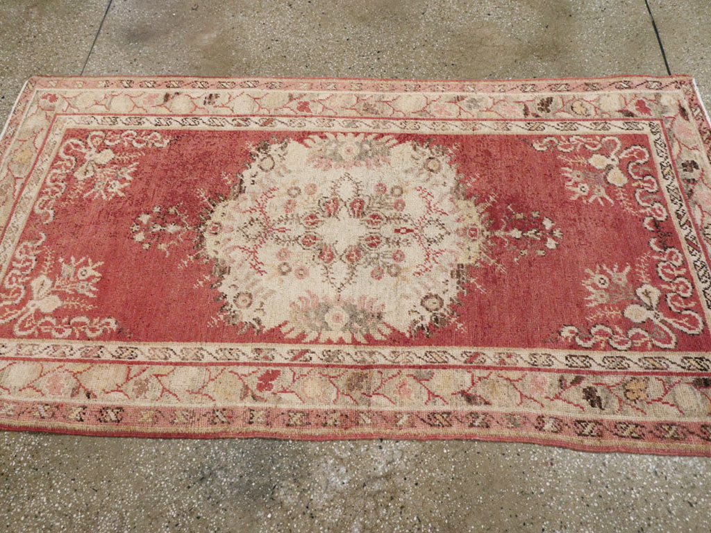 Antique  Turkish Oushak Rug, No.15013 - Galerie Shabab