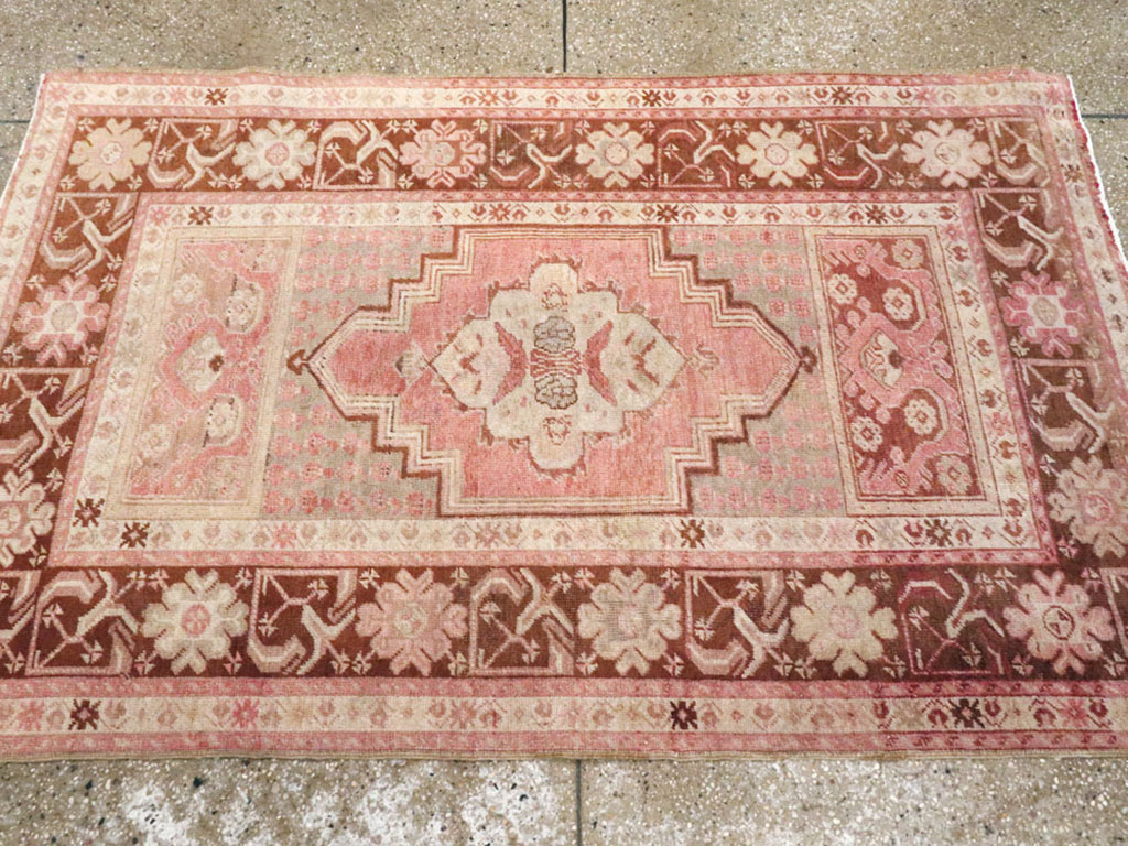 Vintage Turkish Oushak Rug, No.15116 - Galerie Shabab