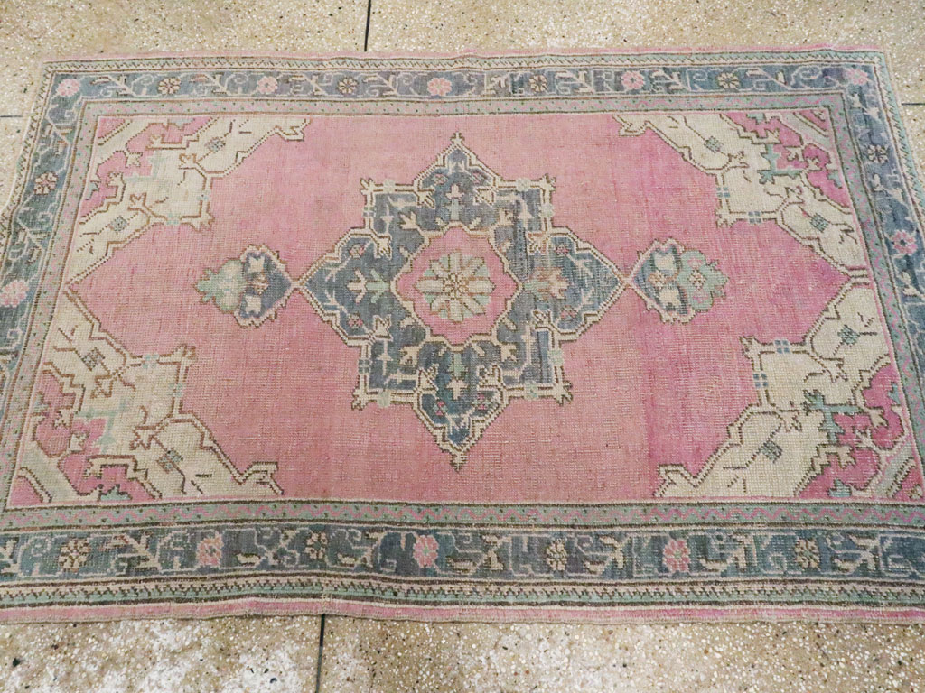 Vintage Turkish Oushak Rug, No.15170 - Galerie Shabab