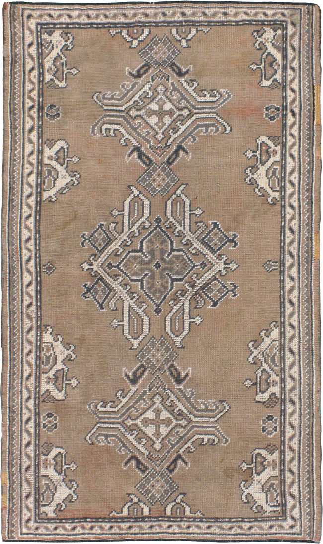 Antique Turkish Oushak Rug, No.15171 - Galerie Shabab