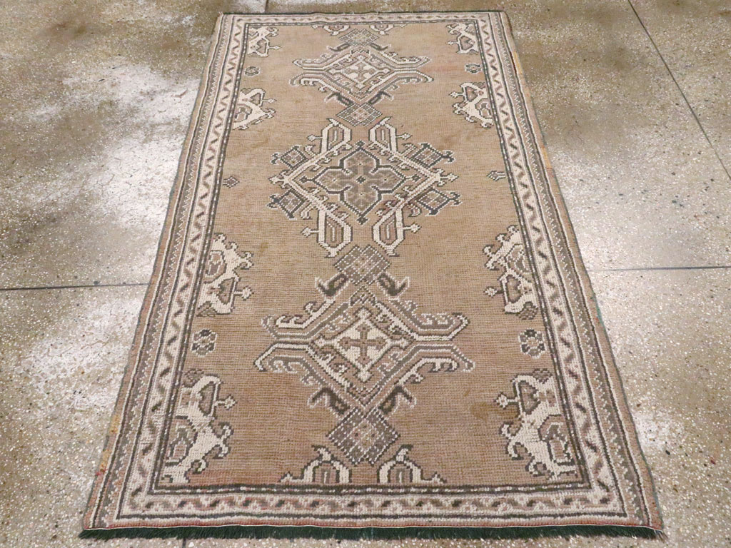 Antique Turkish Oushak Rug, No.15171 - Galerie Shabab
