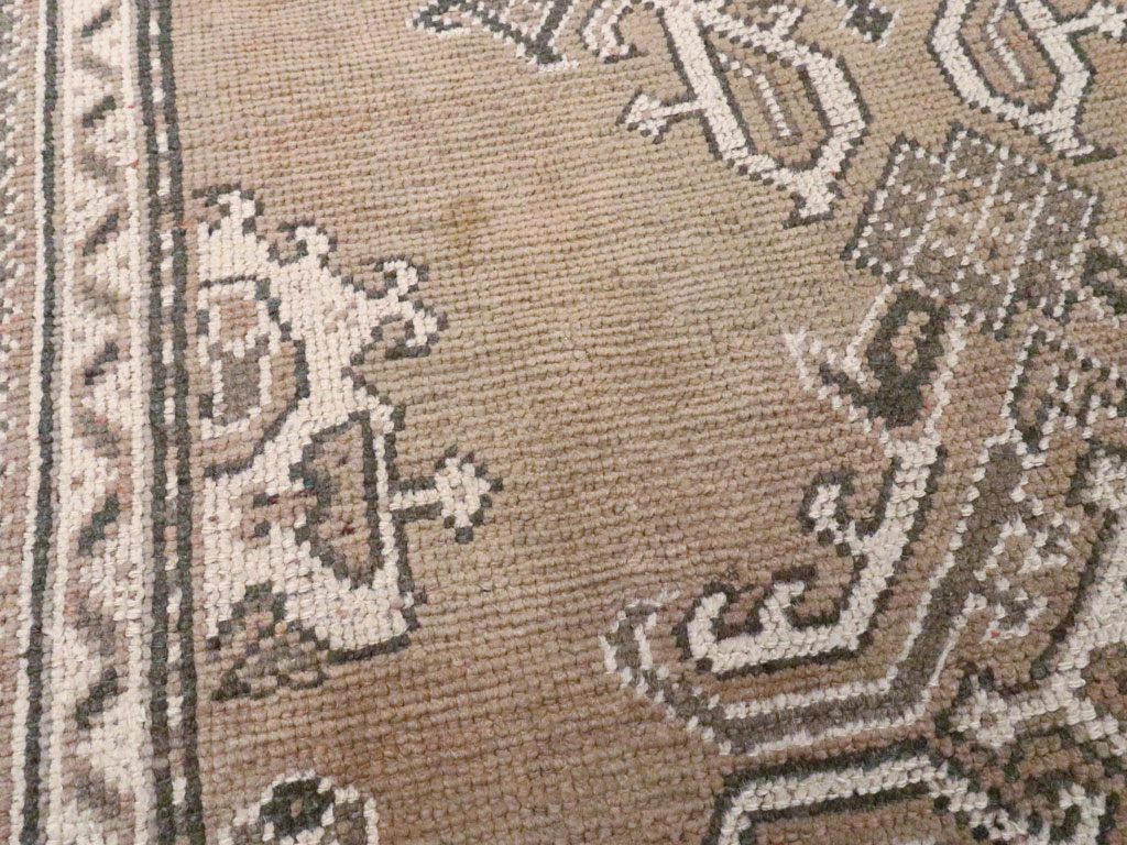 Antique Turkish Oushak Rug, No.15171 - Galerie Shabab