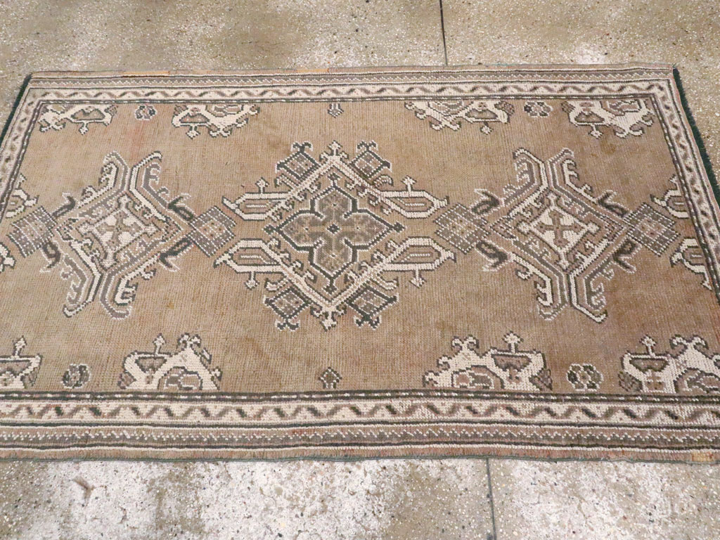 Antique Turkish Oushak Rug, No.15171 - Galerie Shabab