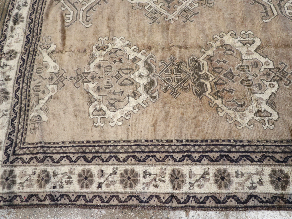 Antique Turkish Oushak Square Accent Carpet, No.15174 - Galerie Shabab