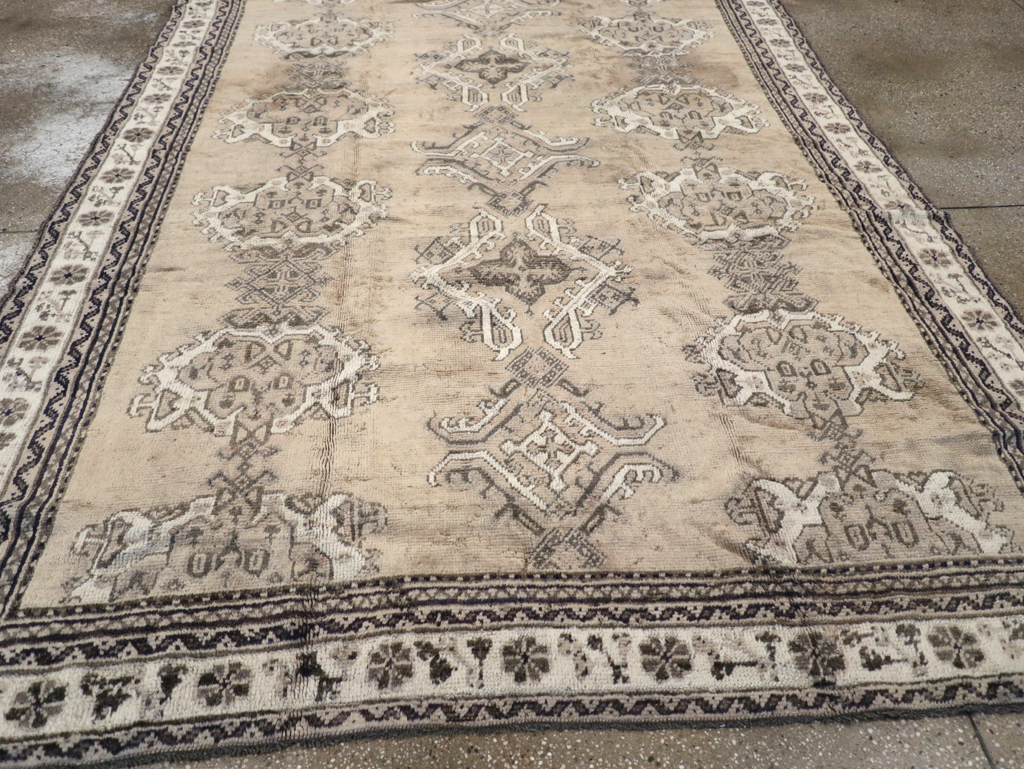Antique Turkish Oushak Square Accent Carpet, No.15174 - Galerie Shabab