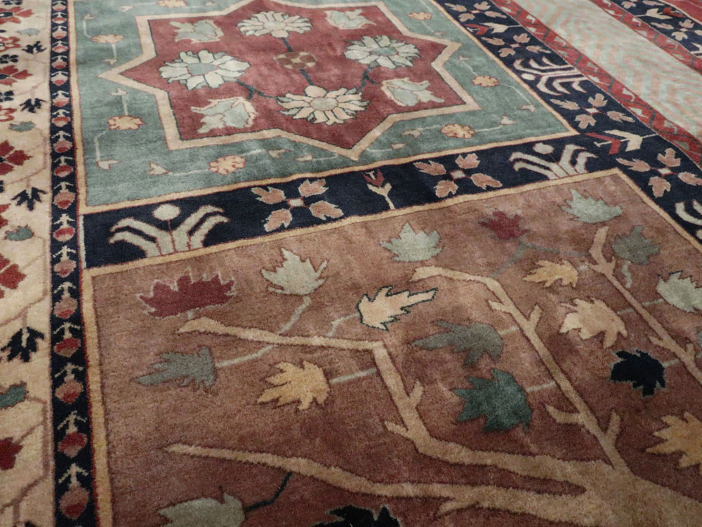 Antique Indian Lahore Square Rug, No.15223 - Galerie Shabab