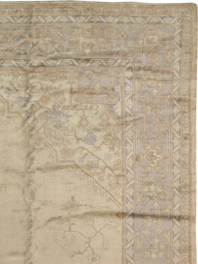 Antique Turkish Oushak Carpet, No.15253 - Galerie Shabab