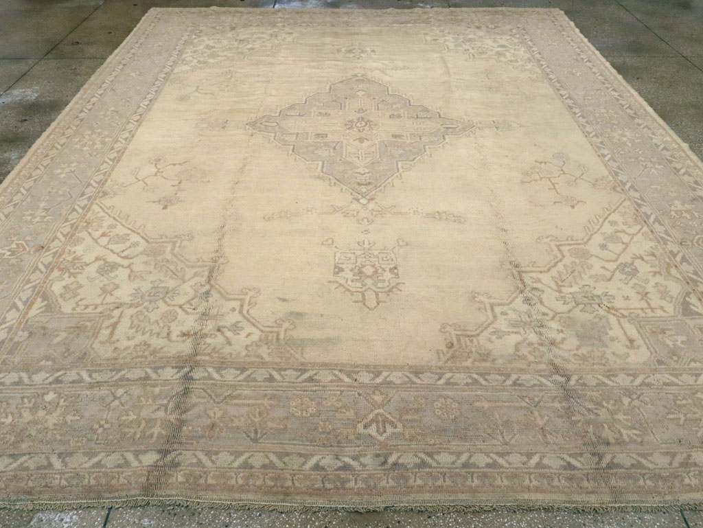 Antique Turkish Oushak Carpet, No.15253 - Galerie Shabab