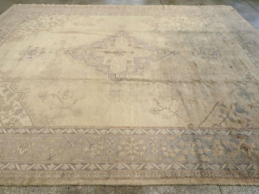 Antique Turkish Oushak Carpet, No.15253 - Galerie Shabab