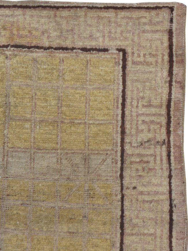 Antique East Turkestan Khotan Square Rug, No.15277 - Galerie Shabab