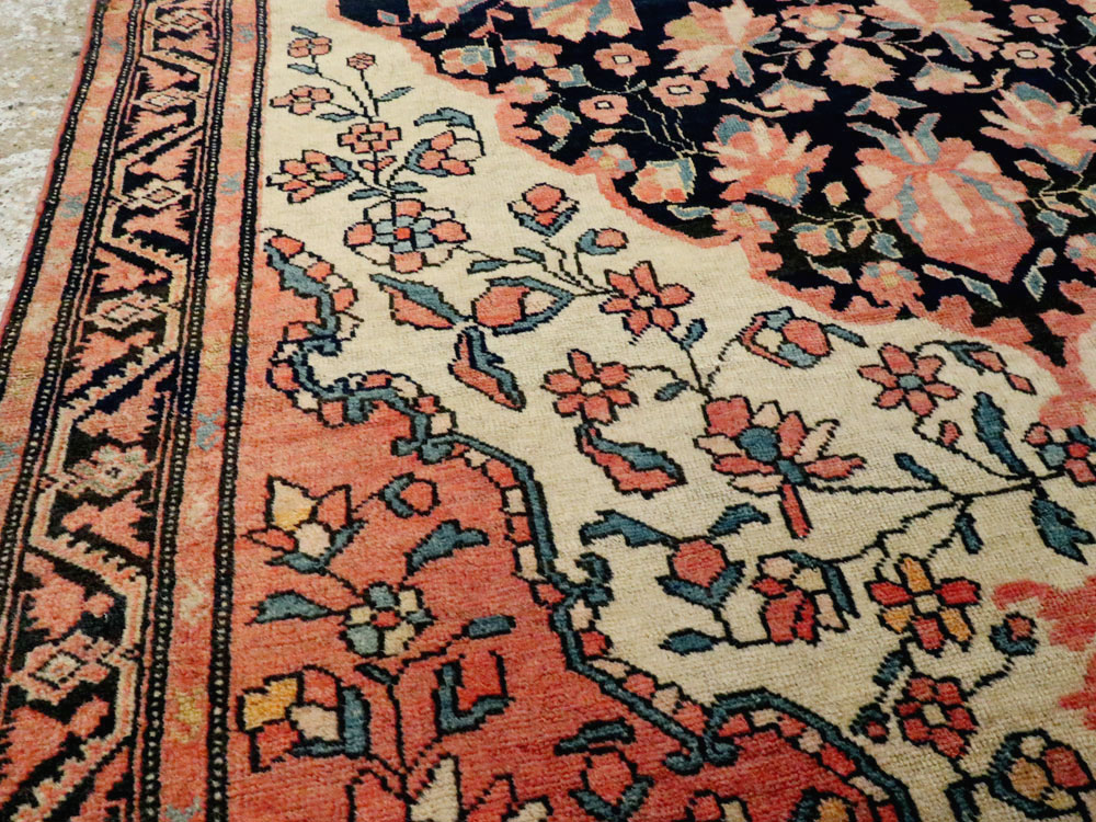 Antique Persian Sarouk Farahan Throw Rug, No.15291 - Galerie Shabab