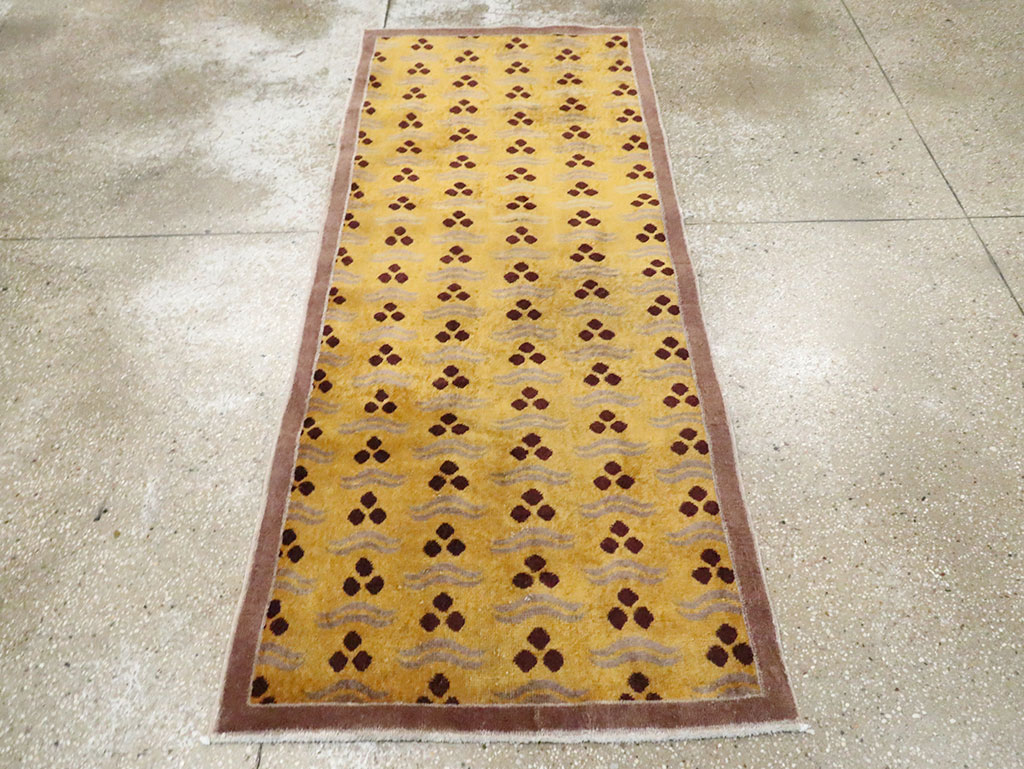 Vintage Turkish Anatolian Art Deco Style Small Runner, No.15323 - Galerie Shabab