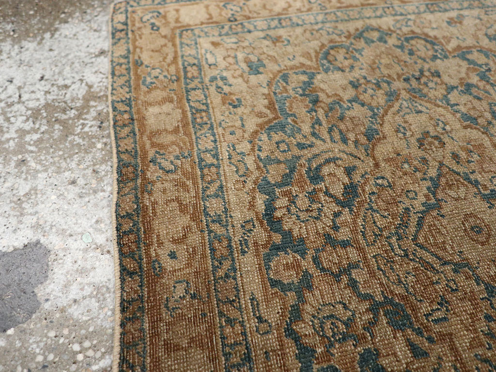 Antique Persian Mashad Throw Rug, No.15334 - Galerie Shabab