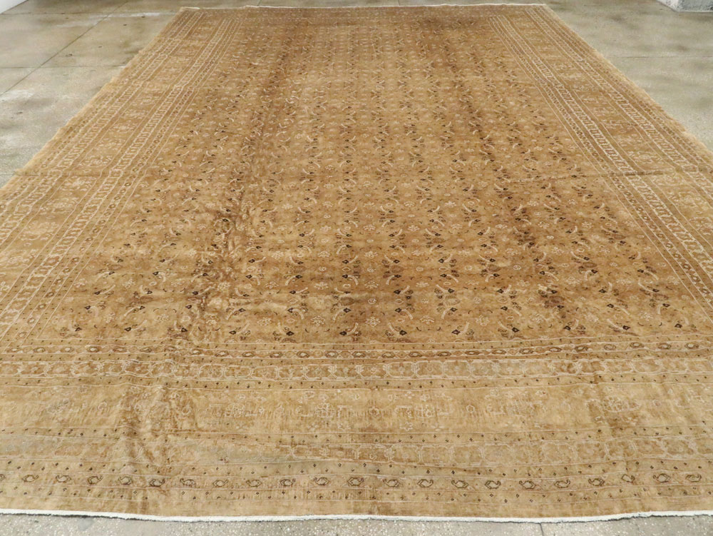 Antique Persian Tabriz Carpet, No.15349 - Galerie Shabab