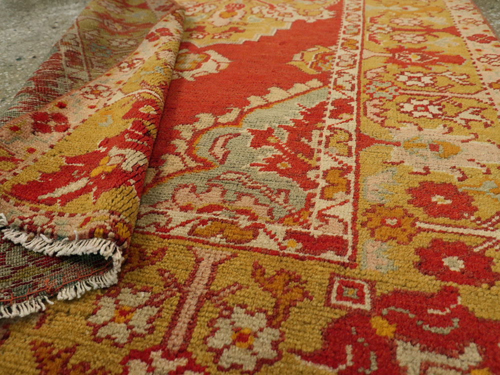 Antique Turkish Oushak Rug, No.15464 - Galerie Shabab