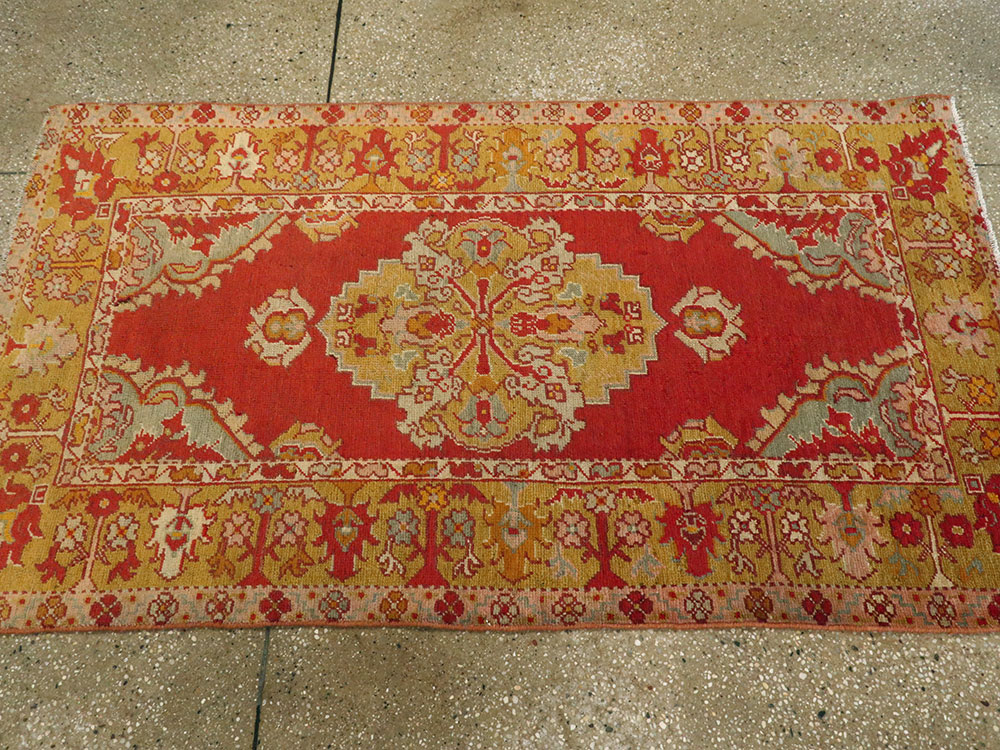 Antique Turkish Oushak Rug, No.15464 - Galerie Shabab