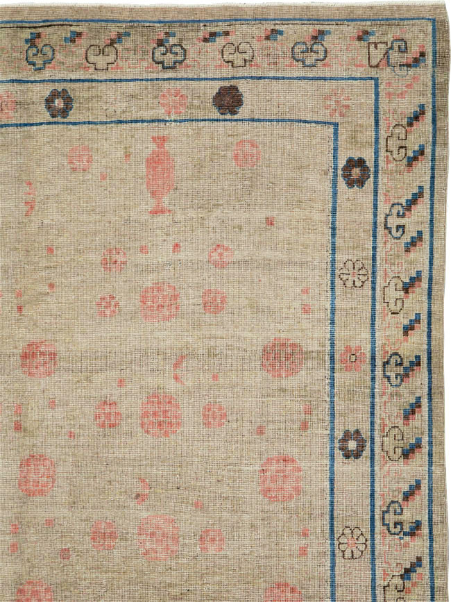 Antique East Turkestan Distressed Khotan Gallery Carpet, No.15468 - Galerie Shabab