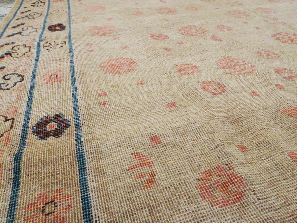 Antique East Turkestan Distressed Khotan Gallery Carpet, No.15468 - Galerie Shabab