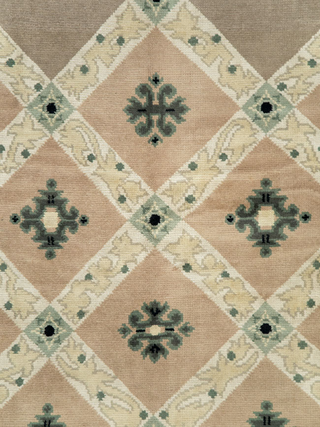 Vintage French Leleu Accent Carpet, No.15491 - Galerie Shabab