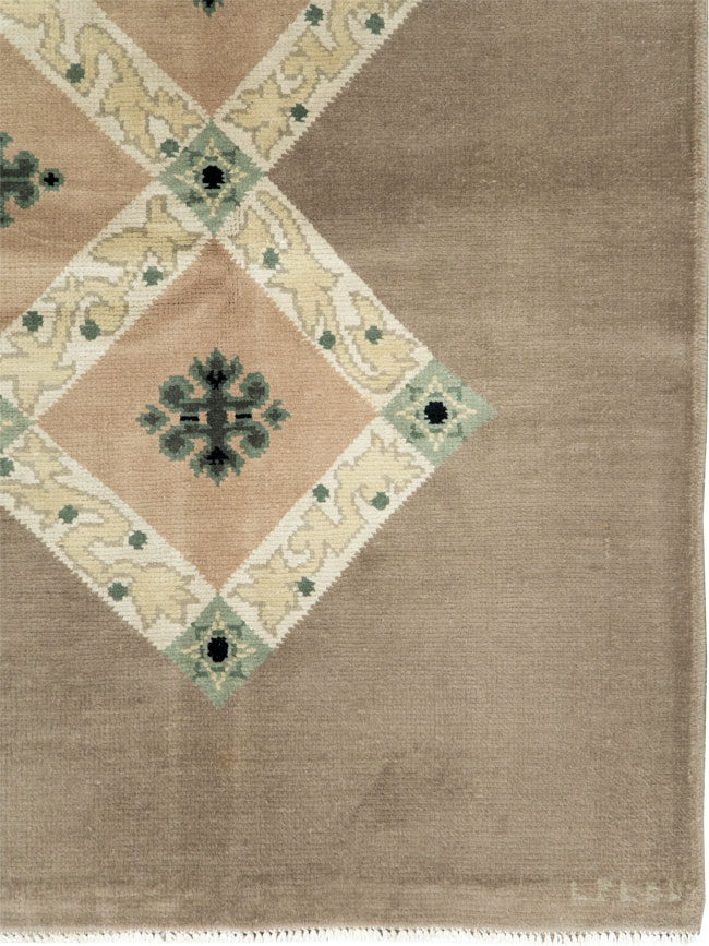 Vintage French Leleu Accent Carpet, No.15491 - Galerie Shabab
