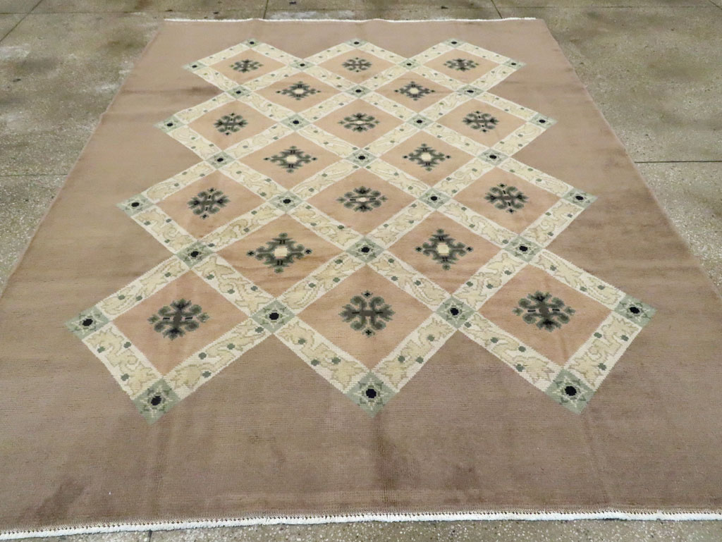 Vintage French Leleu Accent Carpet, No.15491 - Galerie Shabab