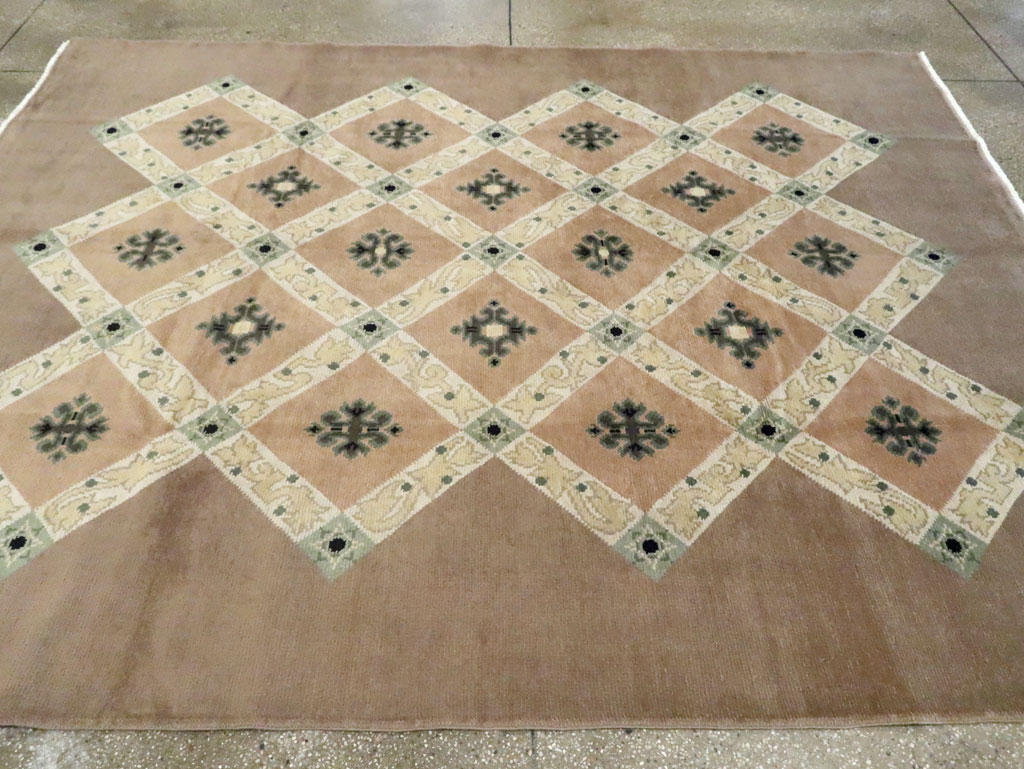 Vintage French Leleu Accent Carpet, No.15491 - Galerie Shabab