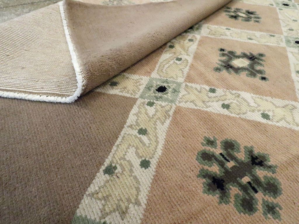 Vintage French Leleu Accent Carpet, No.15491 - Galerie Shabab