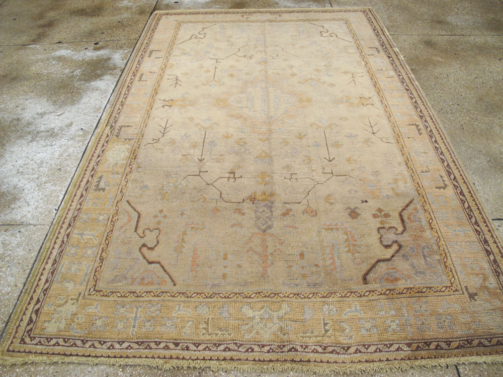 Antique Turkish Oushak Carpet, No.15510 - Galerie Shabab