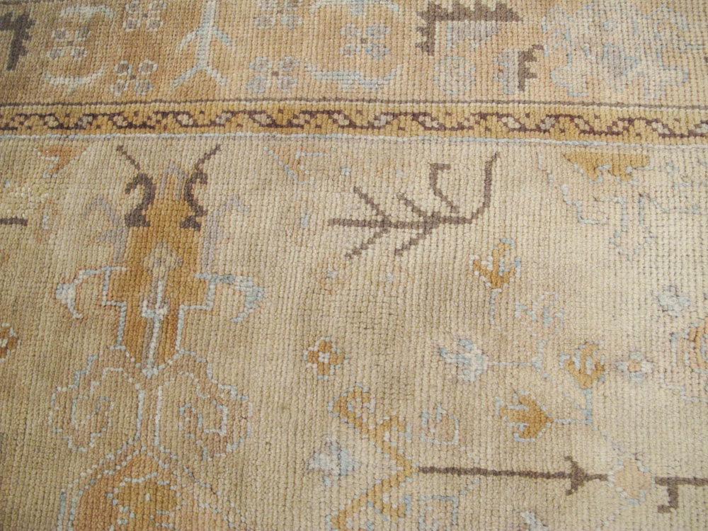 Antique Turkish Oushak Carpet, No.15510 - Galerie Shabab