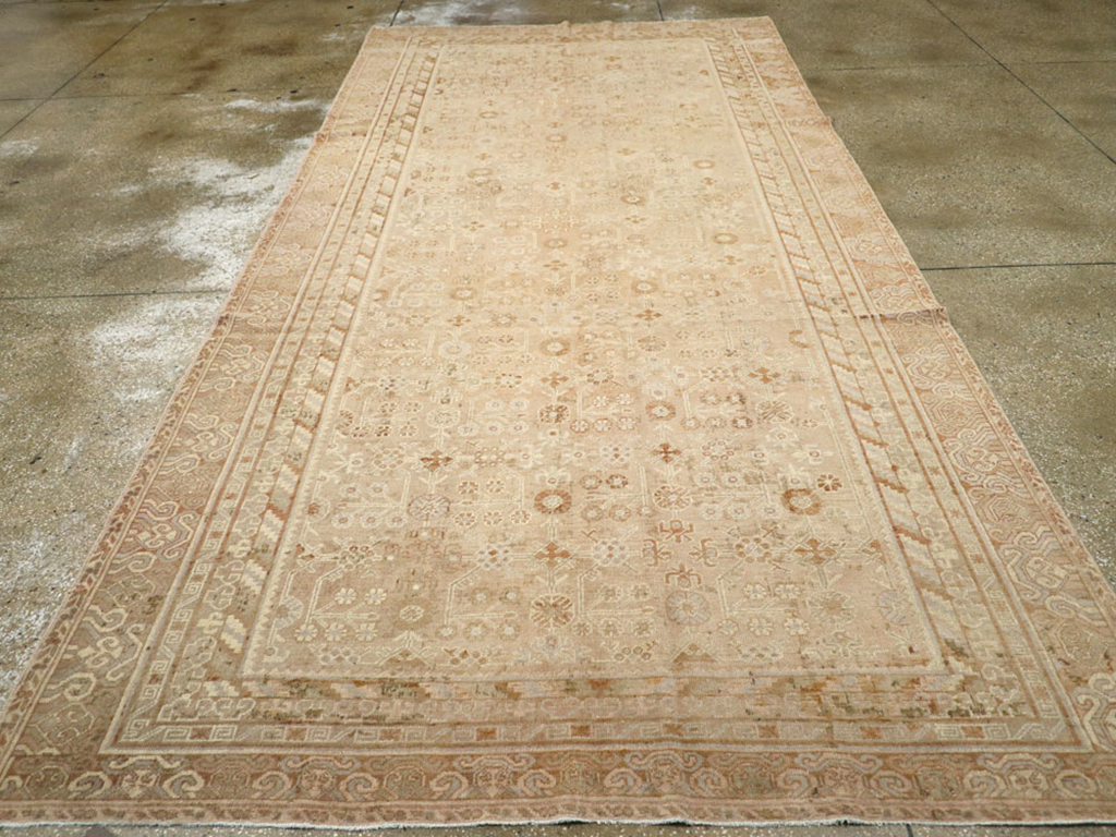 Antique East Turkestan Khotan Gallery Carpet, No.15512 - Galerie Shabab