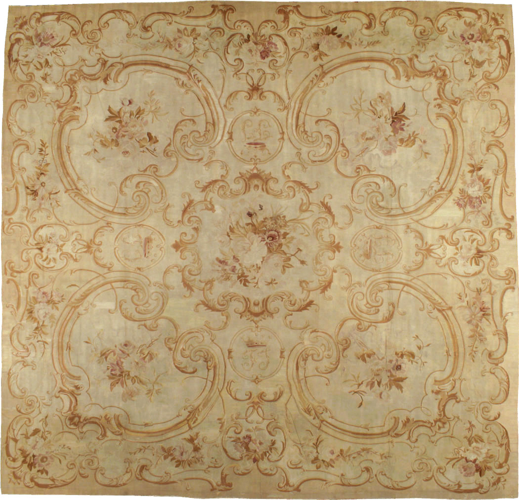 Antique French Aubusson Square Carpet, No.15514 - Galerie Shabab