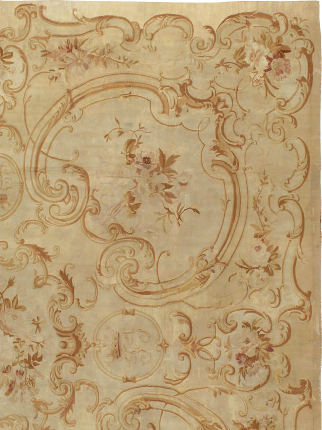 Antique French Aubusson Square Carpet, No.15514 - Galerie Shabab