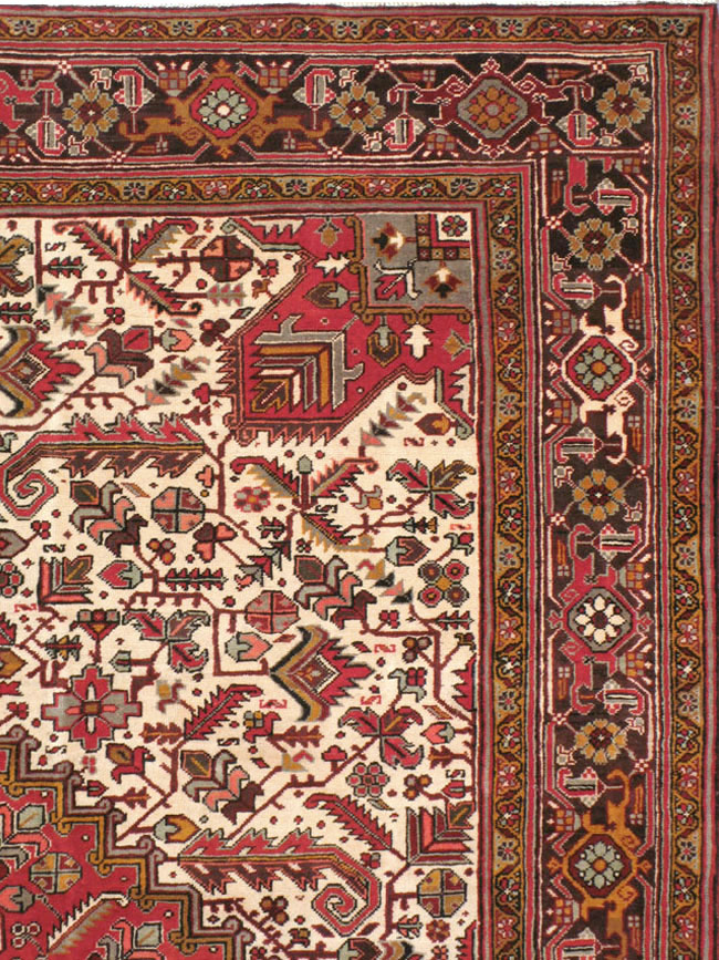 Vintage Persian Heriz Carpet, No.15530 - Galerie Shabab