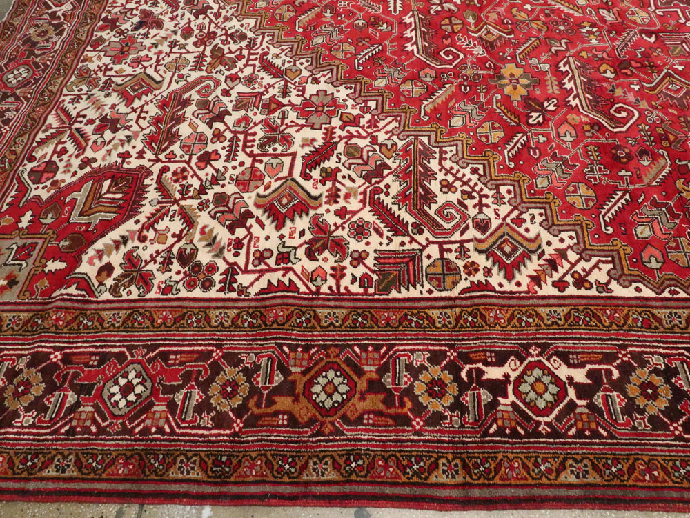 Vintage Persian Heriz Carpet, No.15530 - Galerie Shabab