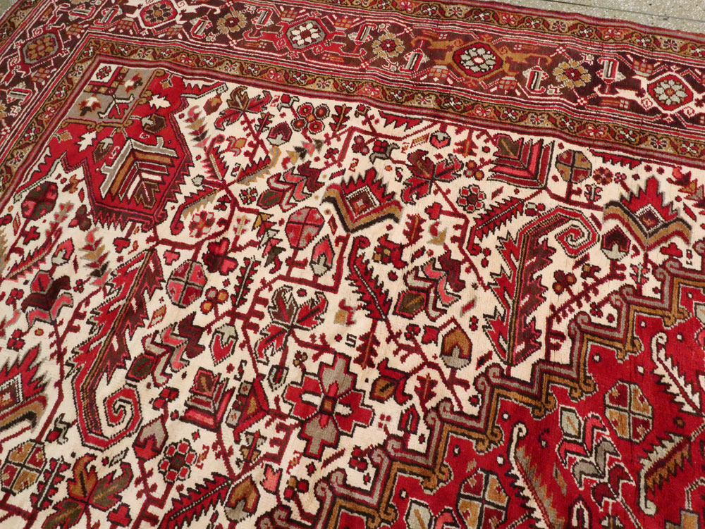 Vintage Persian Heriz Carpet, No.15530 - Galerie Shabab