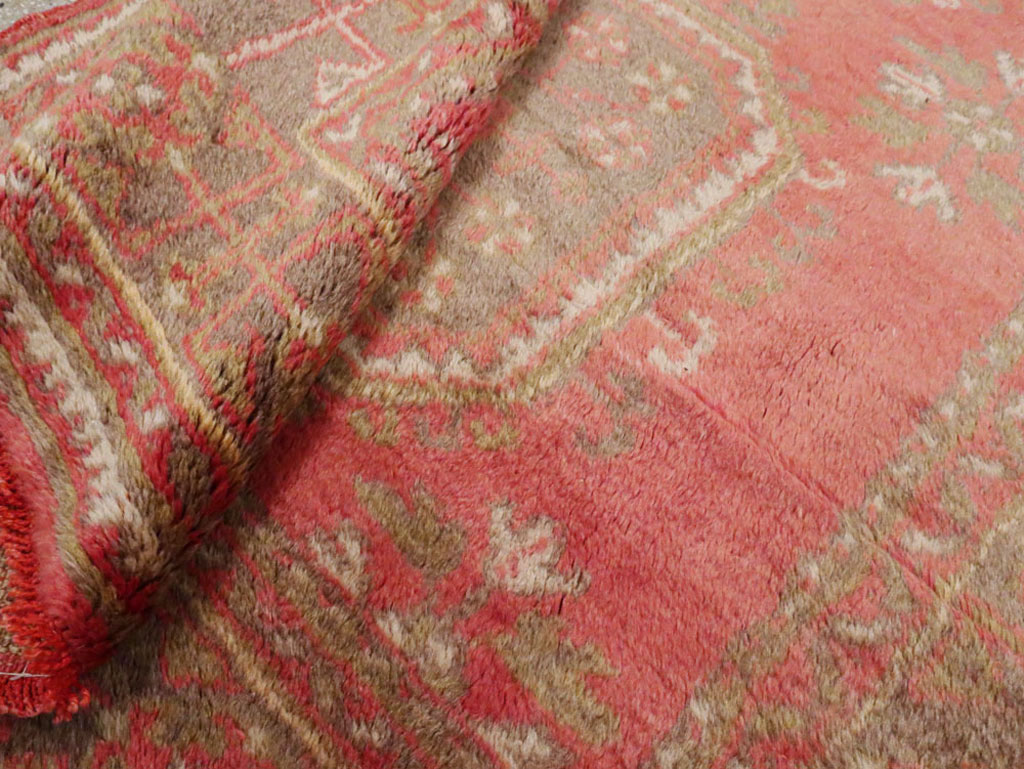 Antique Turkish Oushak Carpet, No.15555 - Galerie Shabab
